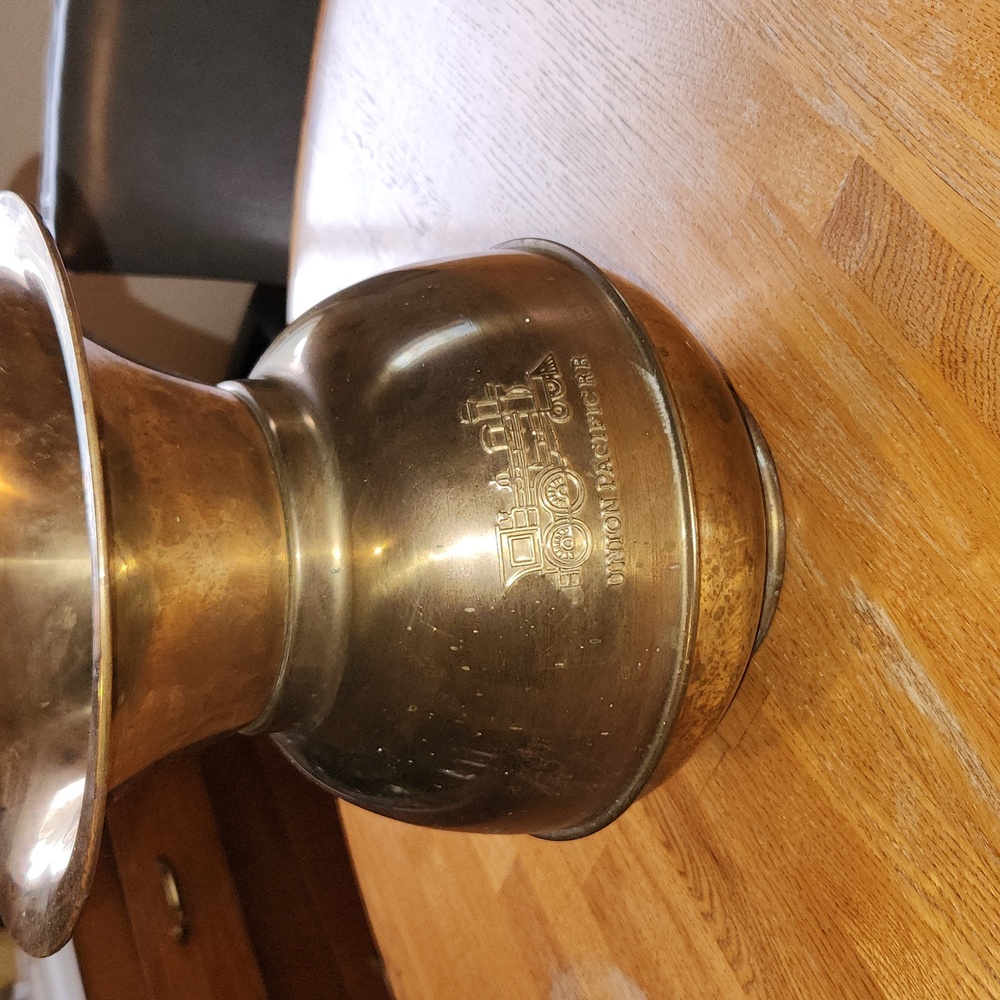 Union Pacific RR Spitoon - Picture 4 of 8
